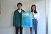 白鴎祭のポスターを手にする実行委員長の石塚菜々美さん（右）と副委員長の海老原宏樹さん