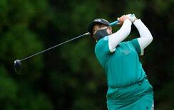 鈴木愛６３、高橋彩華と並び首位