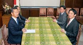 児童手当、制限なしで上乗せ方針