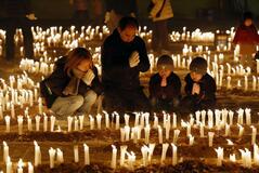 ６４３４人 各地で追悼