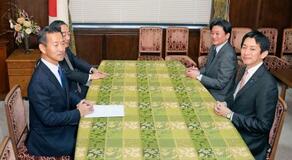 児童手当、制限なしで上乗せ方針