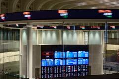 東証小幅反発、終値９０円高