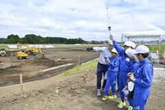小学生が工事現場見学
