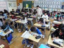 見出しの付け方学ぶ　佐野市吉水小
