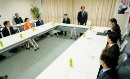 総裁選前倒し、９月上旬に判断