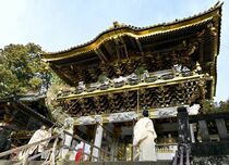 陽明門すす払い