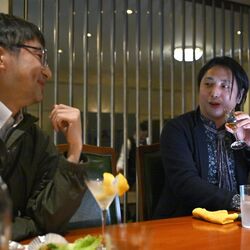 「住民」になれる安心感 那須塩原のバーに通う移住者と歯科医 あすへ踏み出す活力に