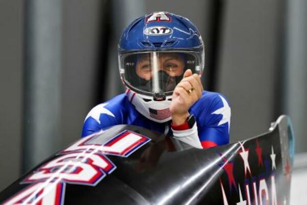 　ボブスレー女子１人乗りで優勝したエラナ・マイヤーズテーラー＝１６日、コルティナダンペッツォ（ゲッティ＝共同）