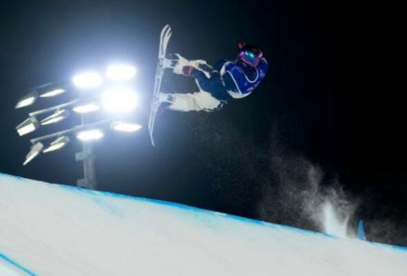 　男子ビッグエア決勝　ジャンプする木村葵来＝リビーニョ（共同）