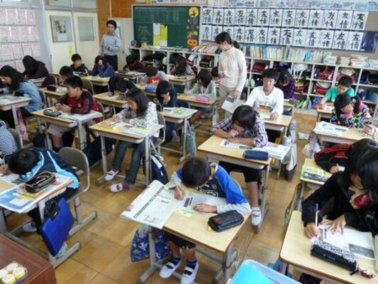 見出しの付け方学ぶ　佐野市吉水小