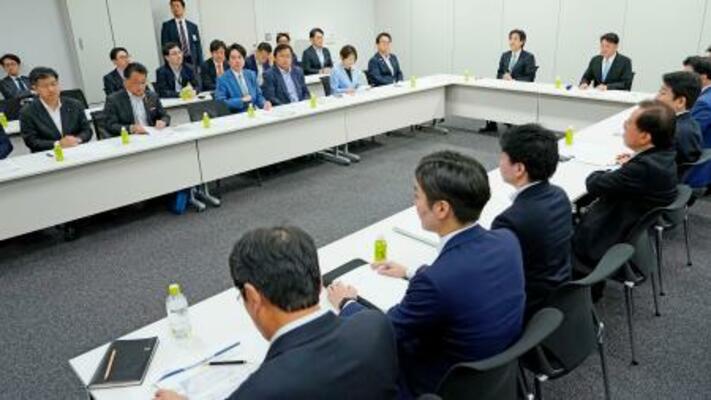 国会で開かれた社会保障国民会議の実務者会議=27日午後
