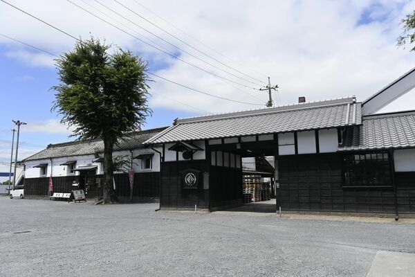日光街道小山蒸溜所でウイスキー事業を行う創業153年の西堀酒造=小山市