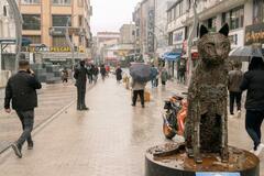 【世界の街から】去る人戻る人