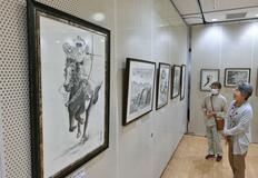 景色や動物など水墨画３６点展示 