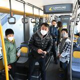 ＬＲＴ車両見学会に2866人　親子連れなど行列も　宇都宮