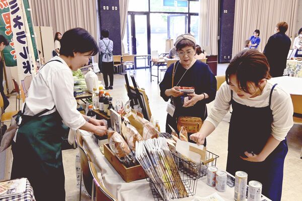 多くの来場者でにぎわったViBLissマルシェ