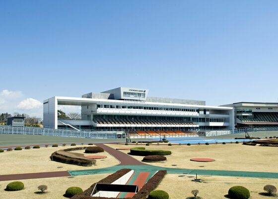 車券売上額が好調な宇都宮競輪場（市公営事業所提供）