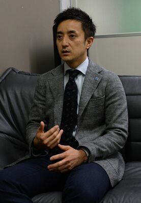 チーム名変更の検討に入ったことを認める栃木ＳＣの橋本社長＝宇都宮市栄町、栃木サッカークラブ