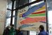 栃木駅に「五月の風」を展示する東日本鉄道ＯＢ会佐野支部会員