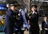 佐藤交通部長（左）から一日交通部長の委嘱を受けた菊池さん＝６日午後、宇都宮市宮みらい
