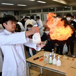 “体験する”科学にわくわくどきどき　大田原高生が先生役、小中生60人に…