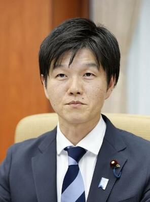 　鈴木憲和農相