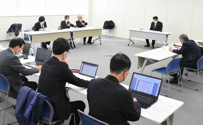 県林業大学校（仮称）の設置に向けて協議した検討会議＝２０日午前、県庁北別館