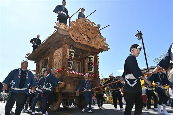 脇障子を新調した寺町の彫刻屋台