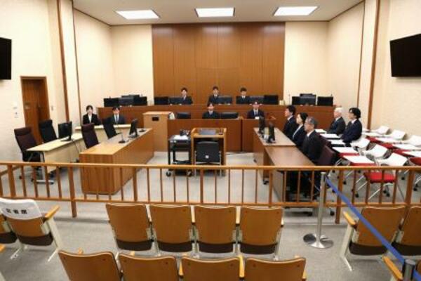 　桂田精一被告の公判が開かれた釧路地裁の法廷＝１７日午前（代表撮影）