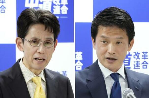 　中道改革連合の代表選に立候補した階猛氏（左）と小川淳也氏＝１２日、東京・永田町の党本部
