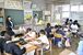 うんこドリルとコラボした金融教育教材を活用した出前授業=7日午前、宇都宮市戸祭小
