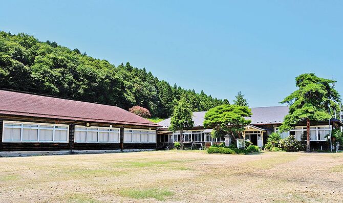 里山の風景に溶け込む「もうひとつの美術館」