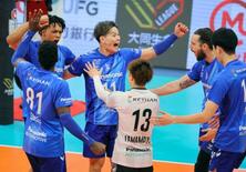 大阪Ｂがサントリー破る