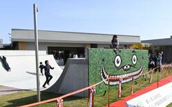 高齢者施設にスケボーパーク？　大規模改装でカフェ、パン店も　「想定外の…