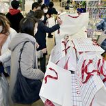 福袋求め買い物客にぎわう　東武宇都宮百貨店で「初売り」