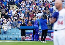 ＹＯＳＨＩＫＩさん米国国歌演奏