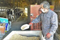 飼料高騰が酪農家を直撃　経営努力ではどうにも…円安で拍車