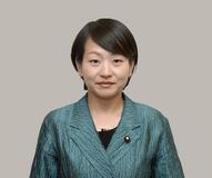 鈴木議員「捜査官は居間で腕枕」