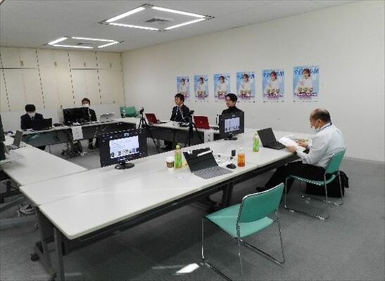 オンラインで開かれたサイバーセキュリティーの研修会＝２日午後、県警本部（県警提供）