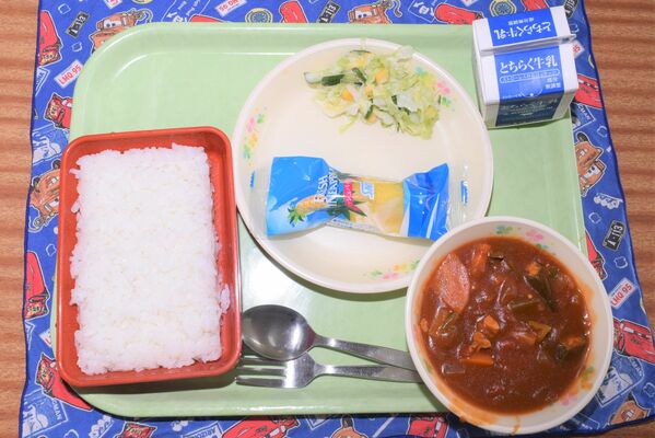 米国にちなんだ特別献立給食