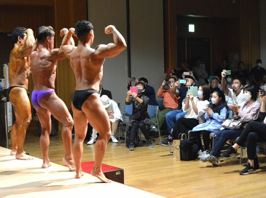 姿川地区文化祭で行われた「ボディビルショー」