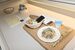 木くずなどを巧みに使ってラーメンやチャーハンを表現した作品