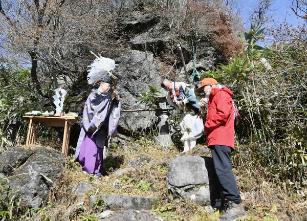 厳かに執り行われた閉山祭