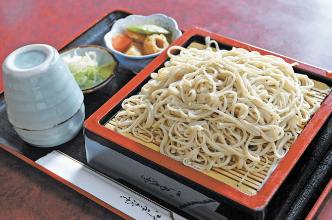 鹿沼産のそば粉を使用したのど越しのいいもりそば