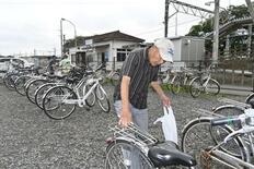 バトンをつなぎ 駐輪場巡回清掃