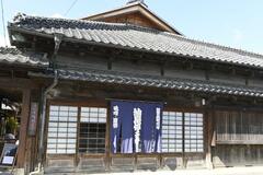 主屋正面に商家の面影