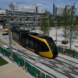 ＬＲＴ出発進行！加速や停車、運転士が全線で習熟運転スタート
