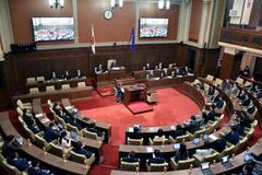 中国総領事投稿で非難決議