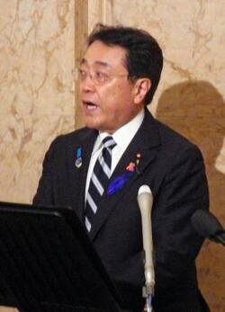 中東情勢影響でナフサ備蓄検討