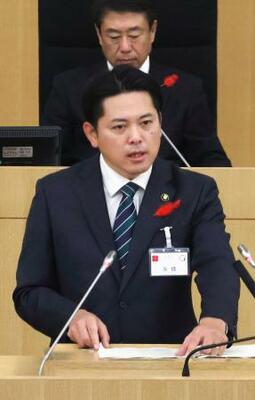 　岐阜市議会で市長選に立候補する意向を表明した柴橋正直市長＝２日午前